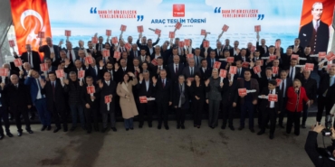 baskan-secer-tbb-tarafindan-duzenlenen-arac-teslim-torenine-katildi-1-79371520260326210456.jpeg