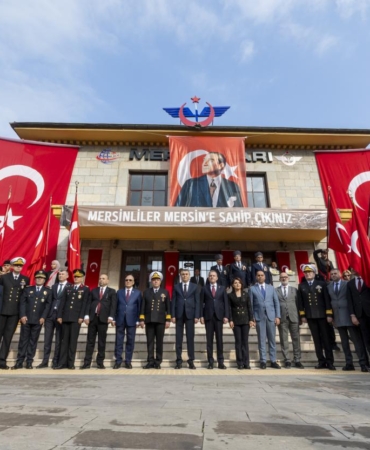 baskan-secer-ve-meral-secer-ataturkun-mersine-gelisinin-yildonumu-programlarina-katildi-1-5419592026.jpeg