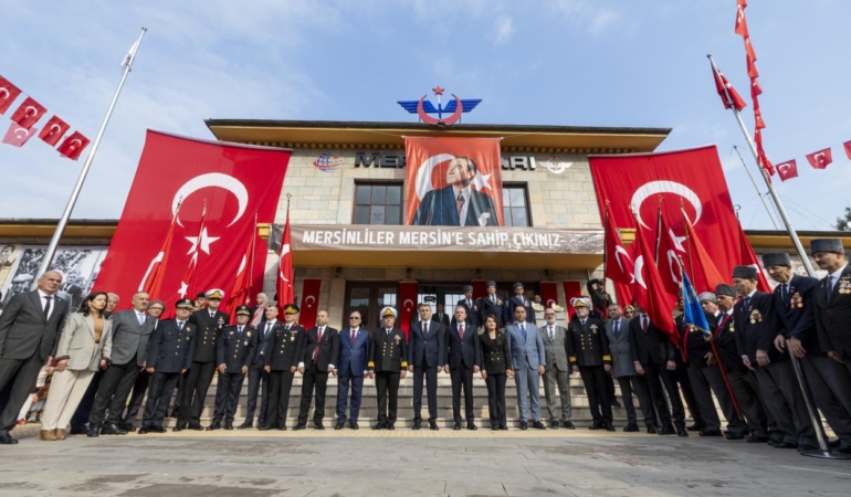 baskan-secer-ve-meral-secer-ataturkun-mersine-gelisinin-yildonumu-programlarina-katildi-1-5419592026.jpeg