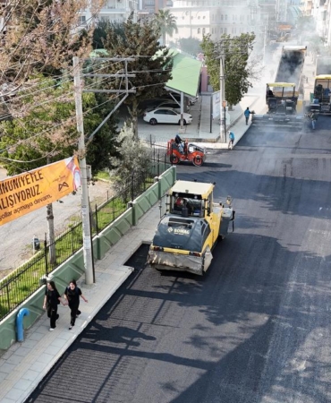 mersin-buyuksehir-208-caddeyi-yenilereyerek-guvenli-ulasimi-sagladi-1jpg-64658320260327085900.jpg