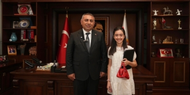 23-nisan-makama-ogrenci-oturdu-3-.jpeg