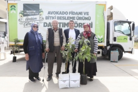 anamurlu-ureticilerin-yuzu-mersin-buyuksehir-ile-guluyor-3-74370520260422091853.jpg