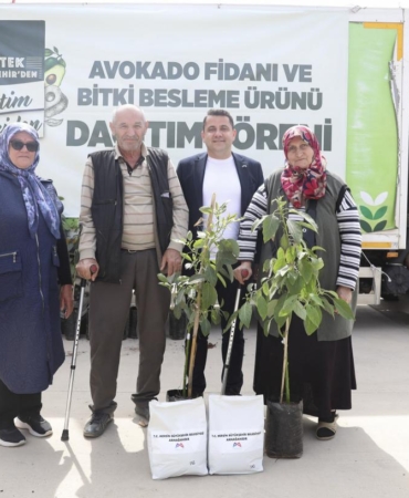 anamurlu-ureticilerin-yuzu-mersin-buyuksehir-ile-guluyor-3-74370520260422091853.jpg