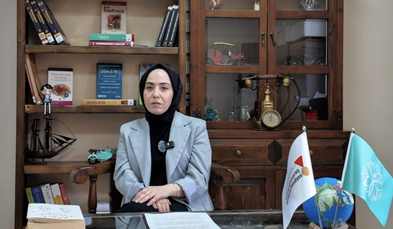 aile_danismani_zeliha_armut.jpg
