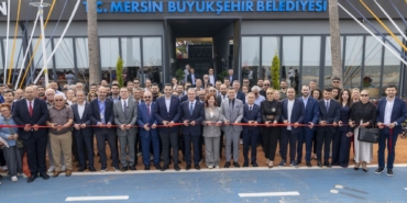 baskan-secer-ile-meral-secer-garaj-mersin-ve-kampus-mersin-acilis-torenine-katildi-5jpg-856202026051.jpeg