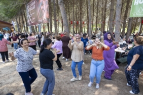 mersin-buyuksehir-anneler-gununu-kutladi-3jpg-61282620260511094829.jpg
