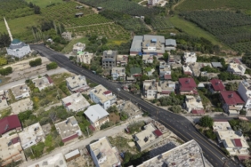 mersin-buyuksehir-ile-silifkede-yollar-yenilendi-1-14384420260512092652.jpg