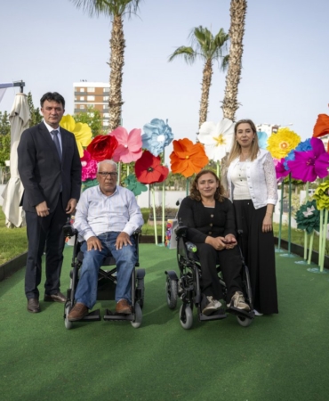 mersin-buyuksehirden-akulu-sandalye-destegi-1-34422520260514104910.jpg