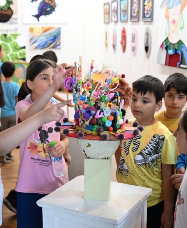 minik-sanatcilar-ilk-sergilerini-mersin-buyuksehir-ile-acti-3jpg-38411720260505091750.jpg