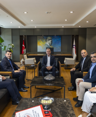 sehit-aileleri-ve-malul-gaziler-dernegi-baskan-seceri-ziyaret-etti-1-42581220260518161254.jpg
