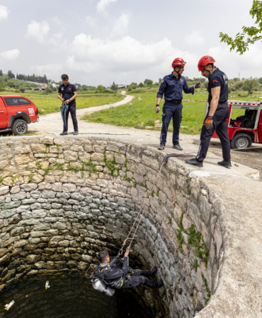 mersin-buyuksehir-itfaiyesinden-bogulma-vakalarina-karsi-tatbikat-6-44968120260602095626.jpg