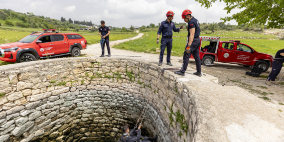 mersin-buyuksehir-itfaiyesinden-bogulma-vakalarina-karsi-tatbikat-6-44968120260602095626.jpg